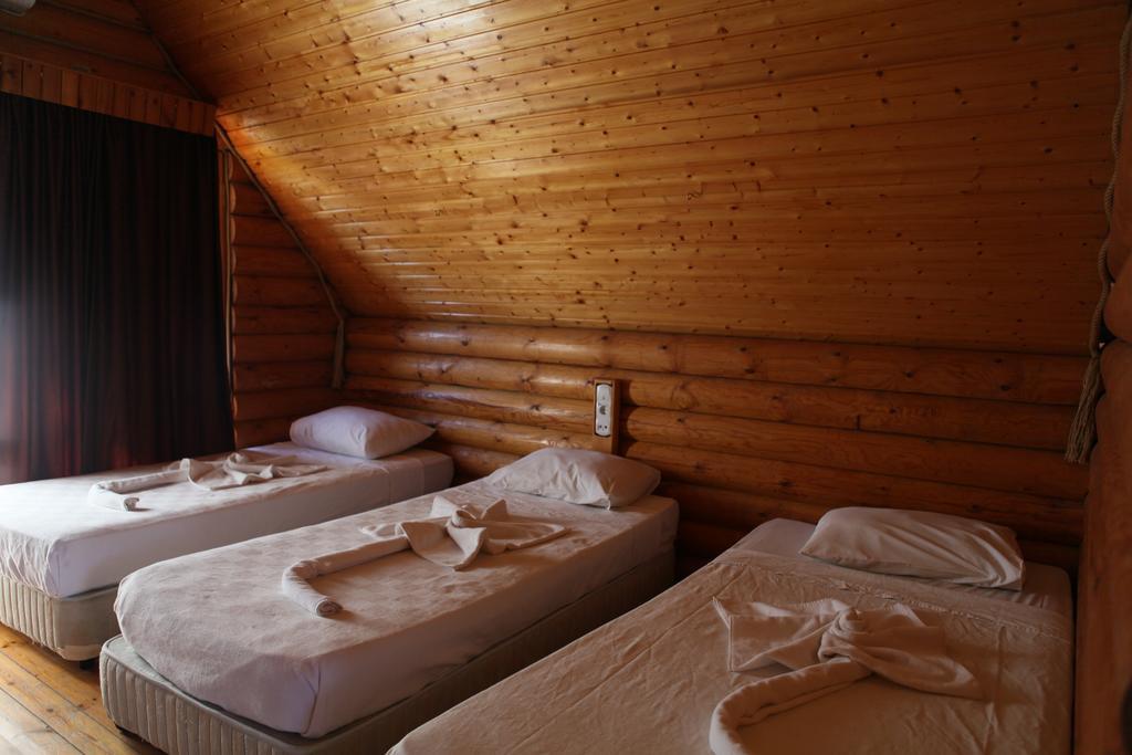 Woodline Hotel Гьойнюк Екстер'єр фото