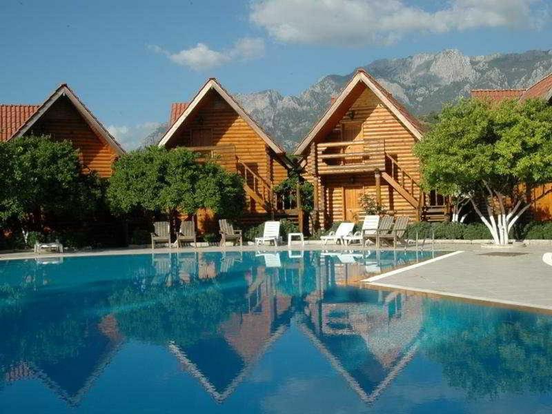 Woodline Hotel Гьойнюк Екстер'єр фото